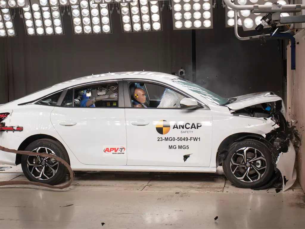 2023 MG 5 ANCAP 3 Motor16