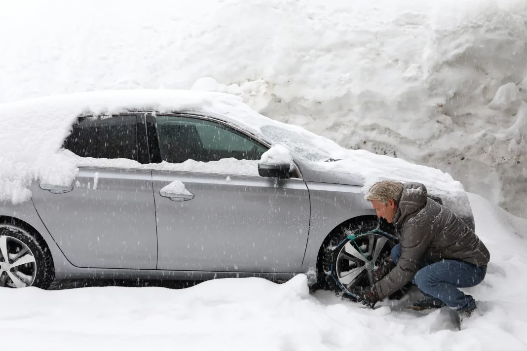 El truco infalible para sacar tu coche atascado en la nieve