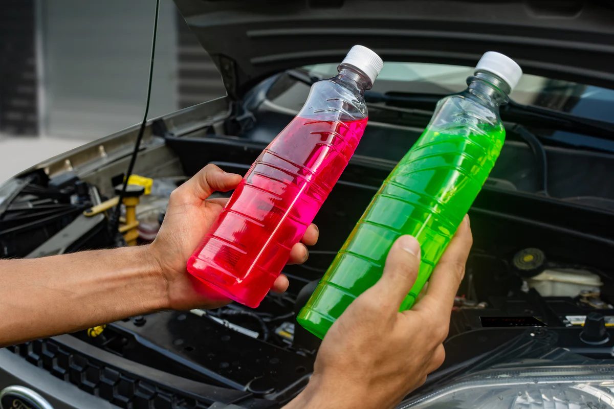 Cuándo tengo que cambiar el líquido refrigerante de mi coche?