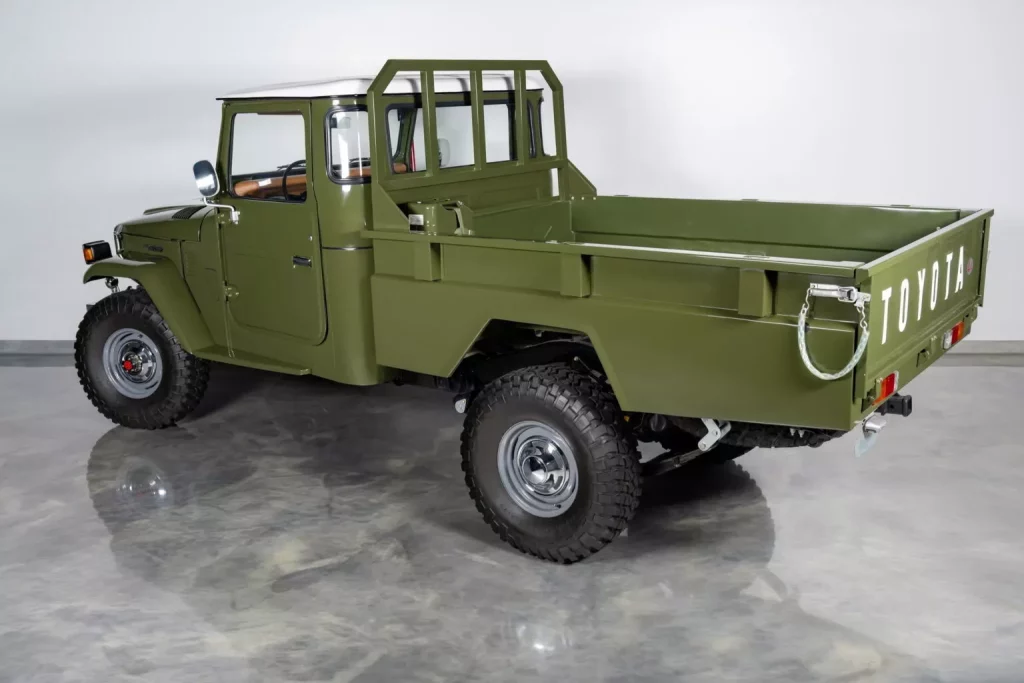 1983 Toyota FJ45 Land Cruiser 36 1536x1024 1 Motor16