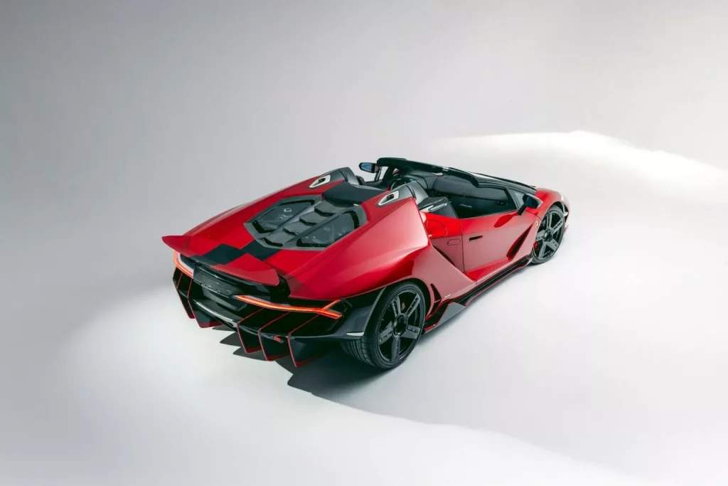 2018 Lamborghini Centenario Roadster RM Sotehby's. Imagen trasera.