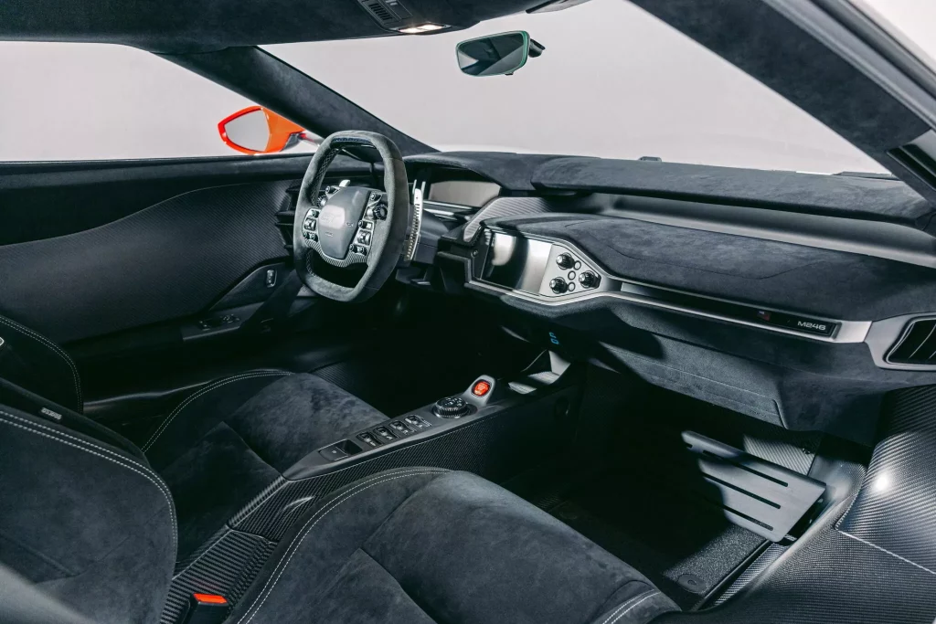 2022 Ford GT Carbon Series RM Sotheby's. Imagen interior.