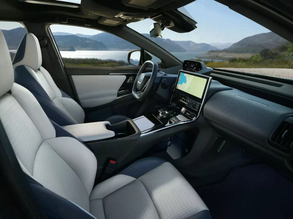 2024 Subaru Solterra USA. Imagen interior.