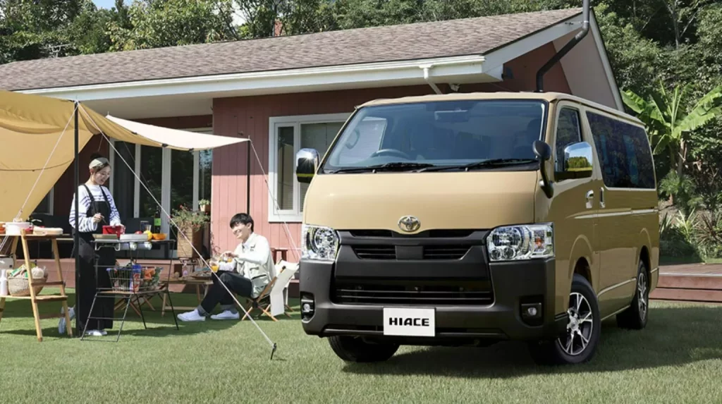 2024 Toyota HiAce. Imagen exterior.