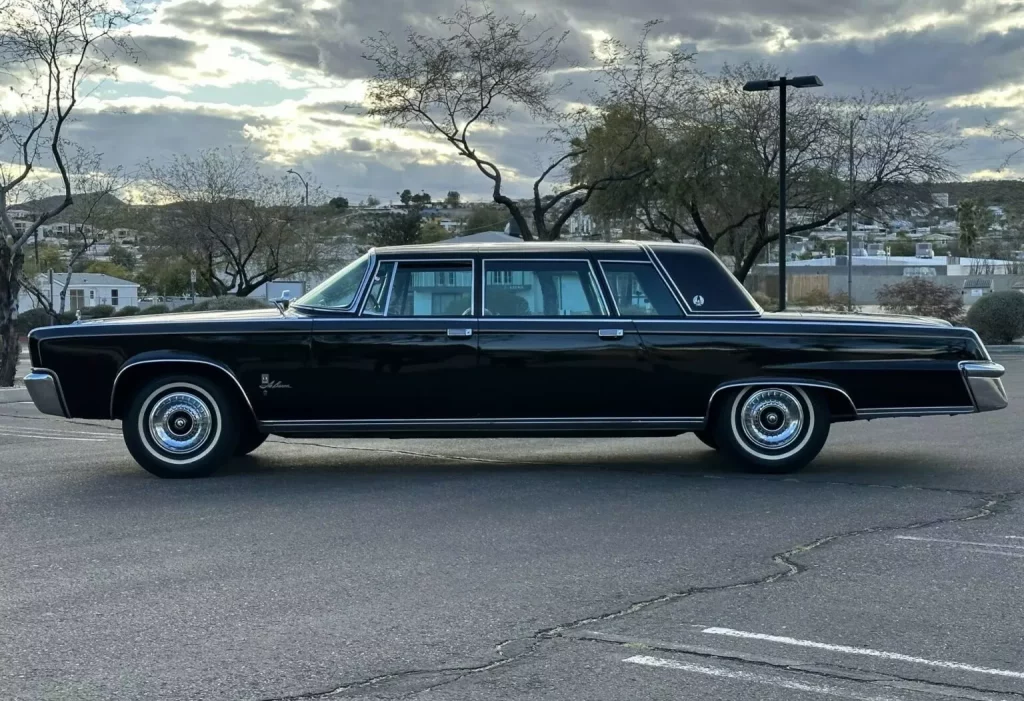 1964 Chrysler Imperial Crown Ghia Presidential Limousina 1 Motor16