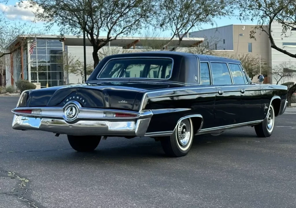 1964 Chrysler Imperial Crown Ghia. Presidente. Imagen trasera.