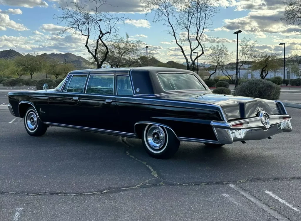 1964 Chrysler Imperial Crown Ghia Presidential Limousina 9 Motor16