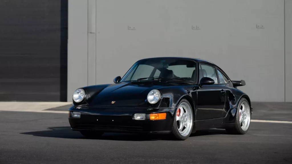 1995 Porsche 911 Turbo S Broad Arrow Auctions. Imagen delantera.