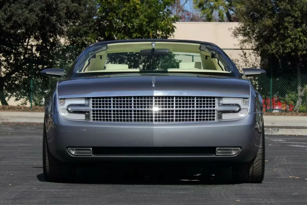 2024 Lincoln Mark X Concept Mecum. Imagen delantera.