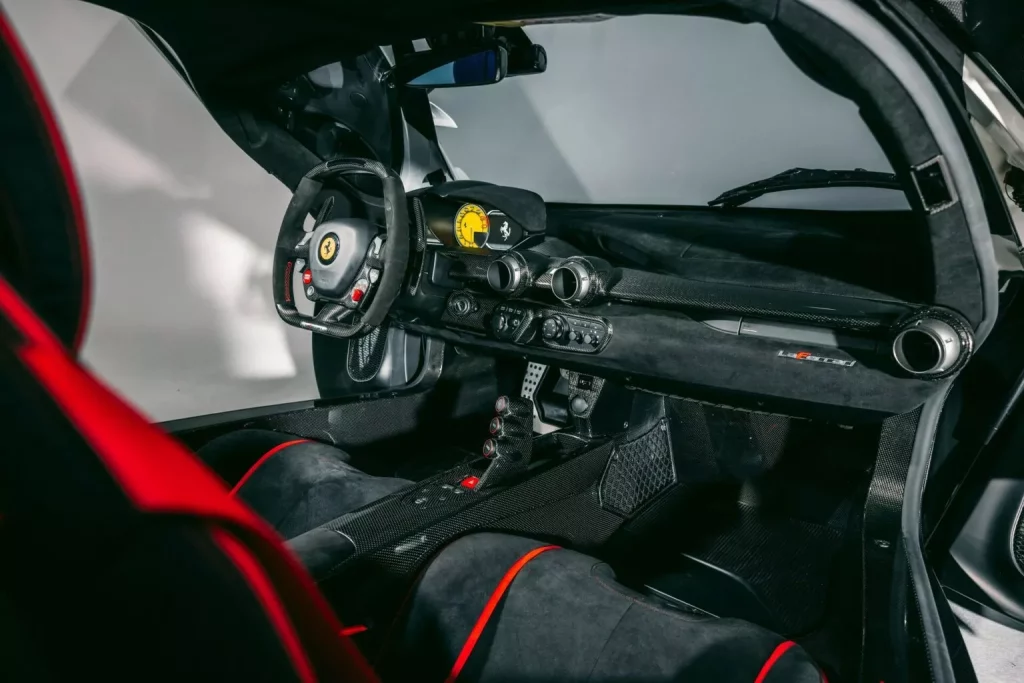 2016 Ferrari LaFerrari RM Sotheby's. Imagen interior.