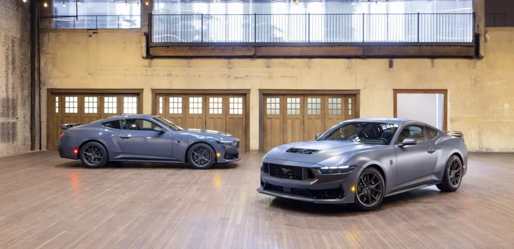 2024 Ford Mustang Matte. Imagen estudio.