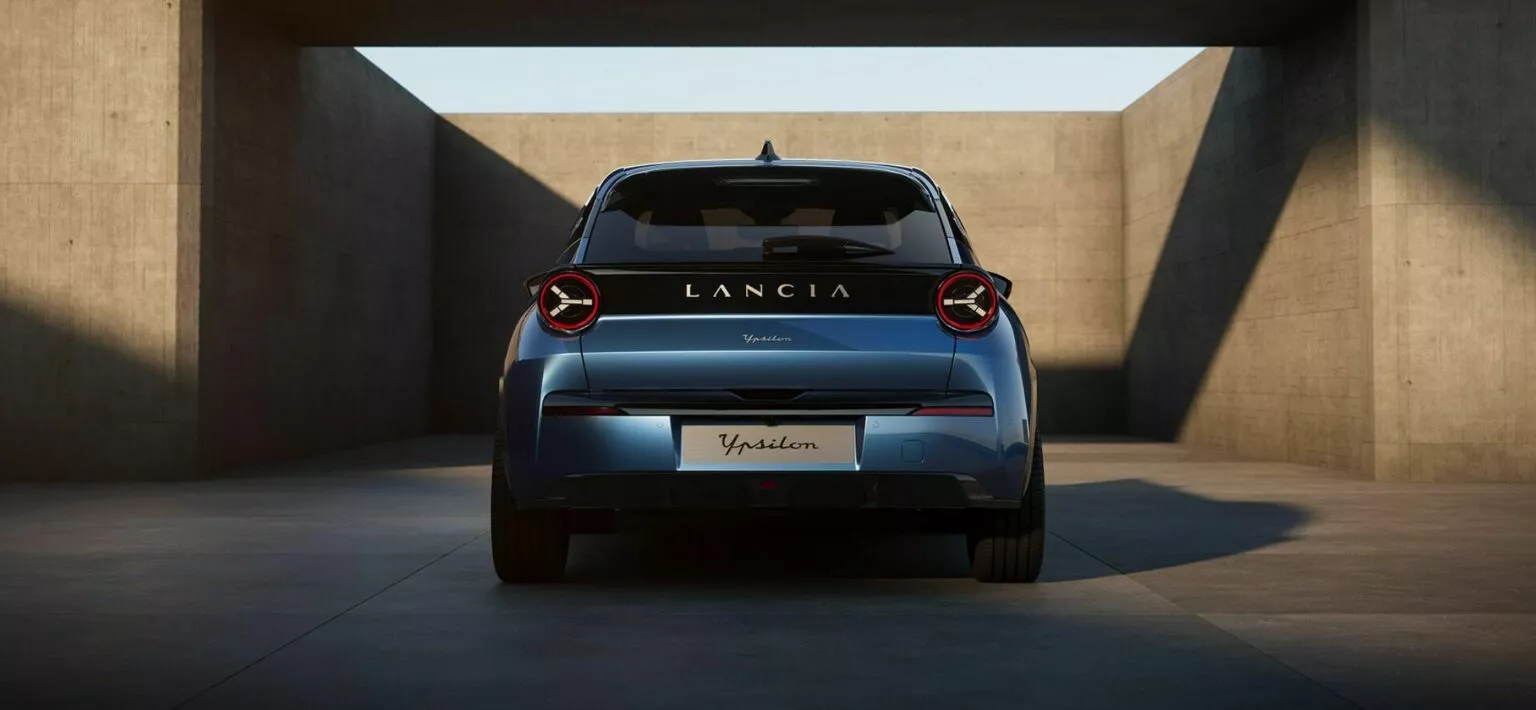 Lancia Ypsilon: Año uno del nuevo Renacimiento del Siglo XXI