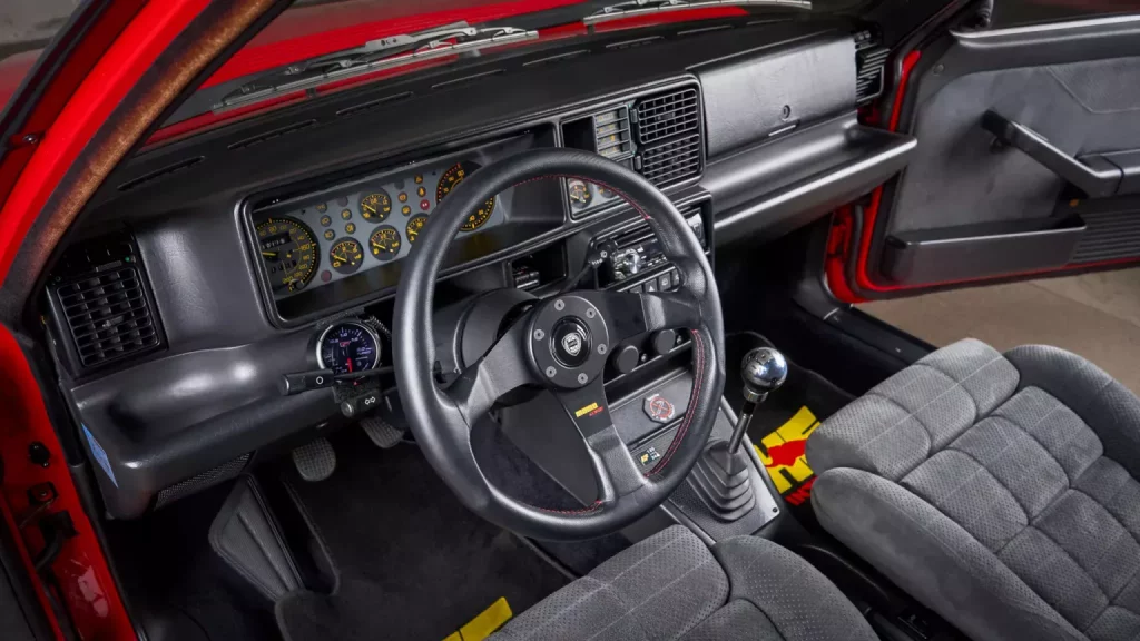 1992 Lancia Delta HF Integrale. Ralph Gilles. Imagen interior.