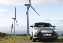 Toyota, la marca más vendida, rebaja sus híbridos enchufables RAV 4 y C-HR Plug-in