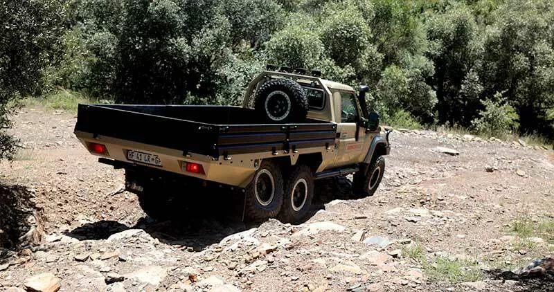 Toyota Land Cruiser 6x6 12 Motor16