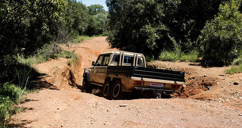 Toyota Land Cruiser 6x6 15 Motor16