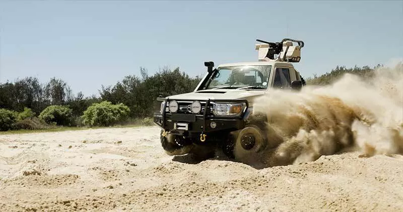 Toyota Land Cruiser 6x6 8 Motor16