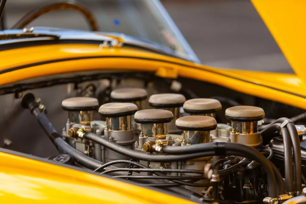 Este Shelby Cobra es un dragster de fábrica que nació en 1965