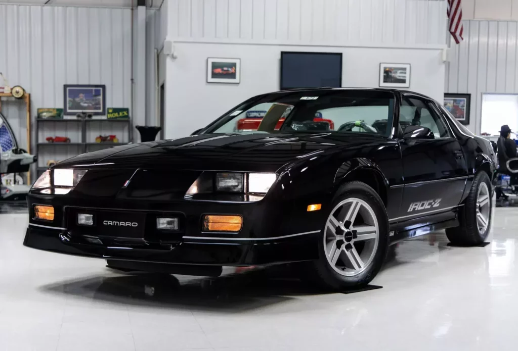 1985 chevrolet camaro iroc z 11 millas 15 Motor16