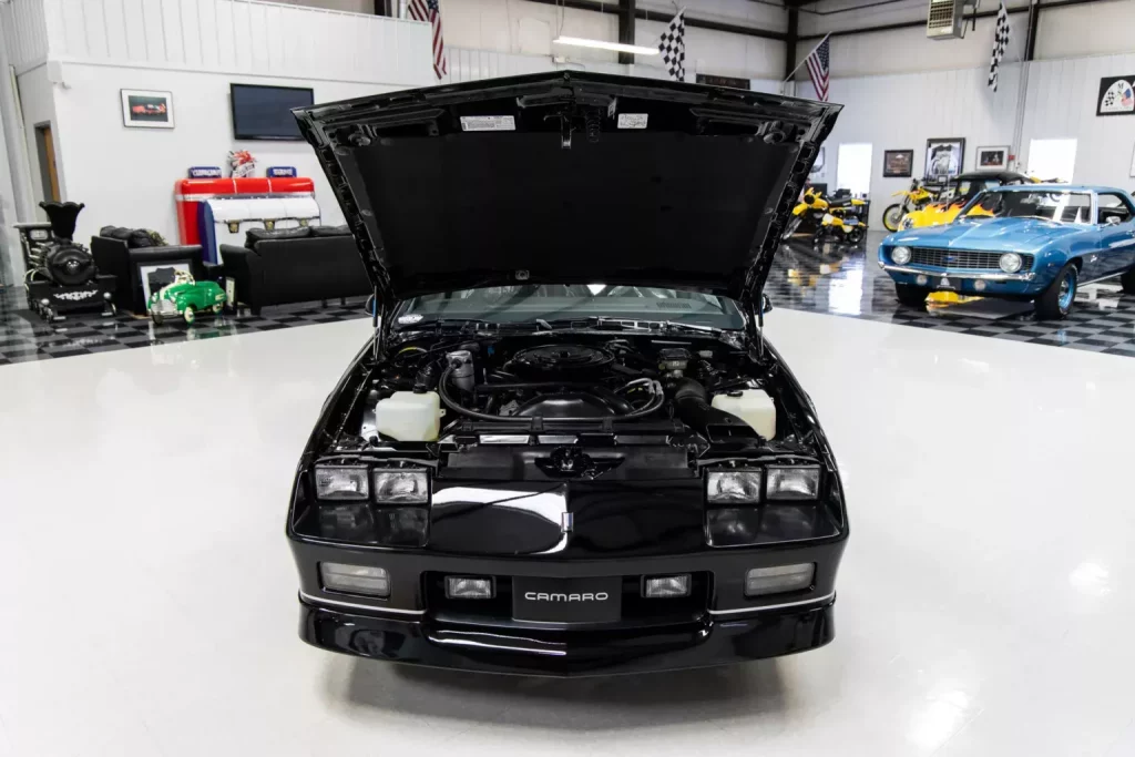 1985 chevrolet camaro iroc z 11 millas 54 Motor16