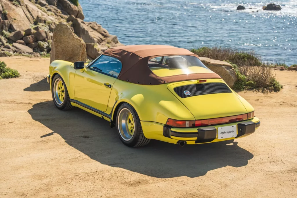 1989 Porsche 911 Speedster banana yellow 11 Motor16