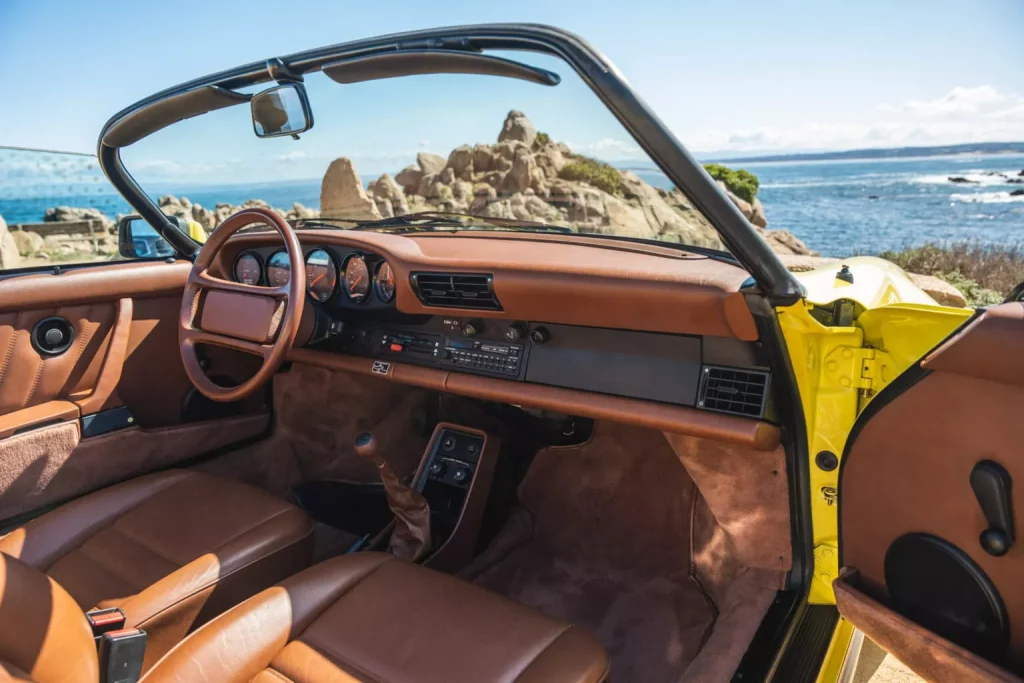 1989 Porsche 911 Speedster banana yellow 14 Motor16