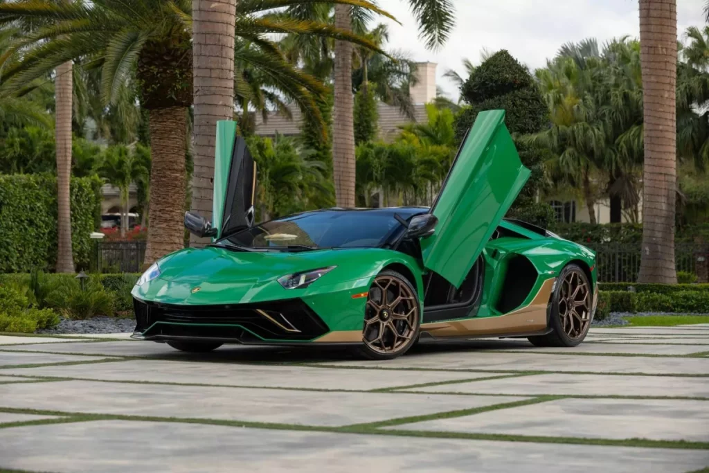 2021 Lamborghini Aventador Ultimae Roadster Mecum 10 Motor16