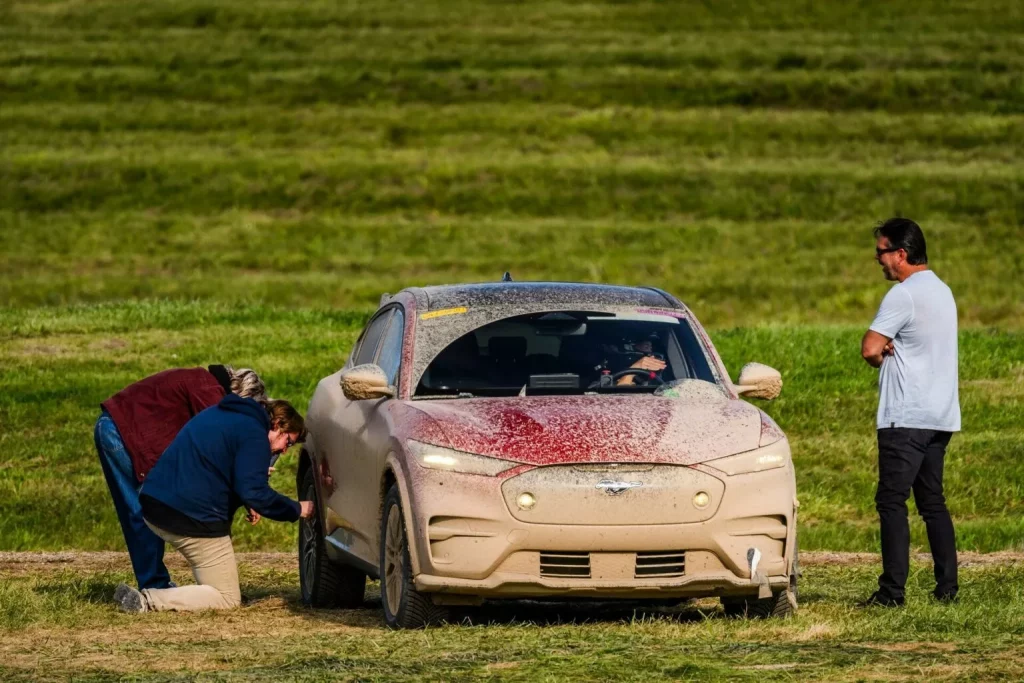 2024 Ford Mustang Mach-E Rally. Test. Imagen.