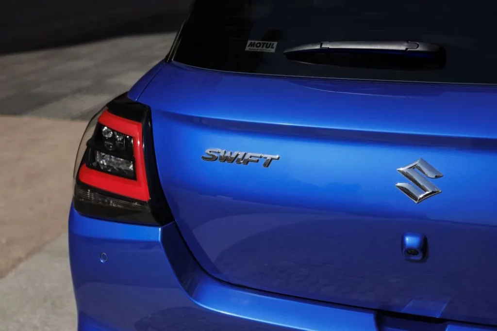 2024 Suzuki Swift. Al Volante. Imagen detalle.