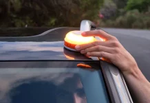 Luz de emergencia V16 para el coche: ¿cuándo será obligatoria?