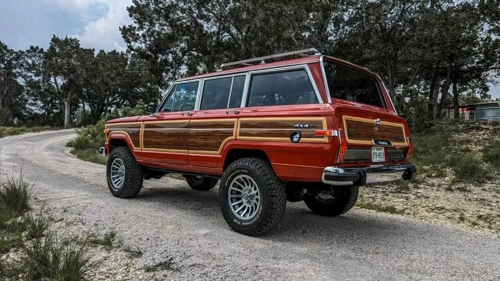 1988 Jeep Wagoneer Vigilante 4x4. Imagen exterior.