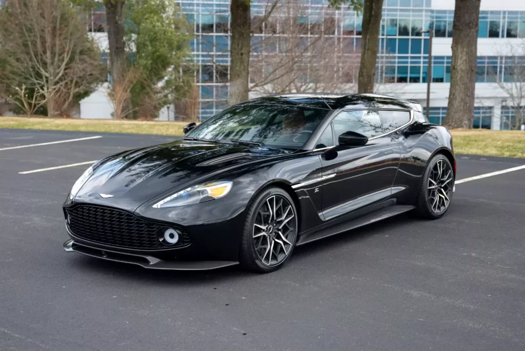 2018 Aston Martin Vanquish Zagato Shooting Brake. BaT. Imagen delantera.