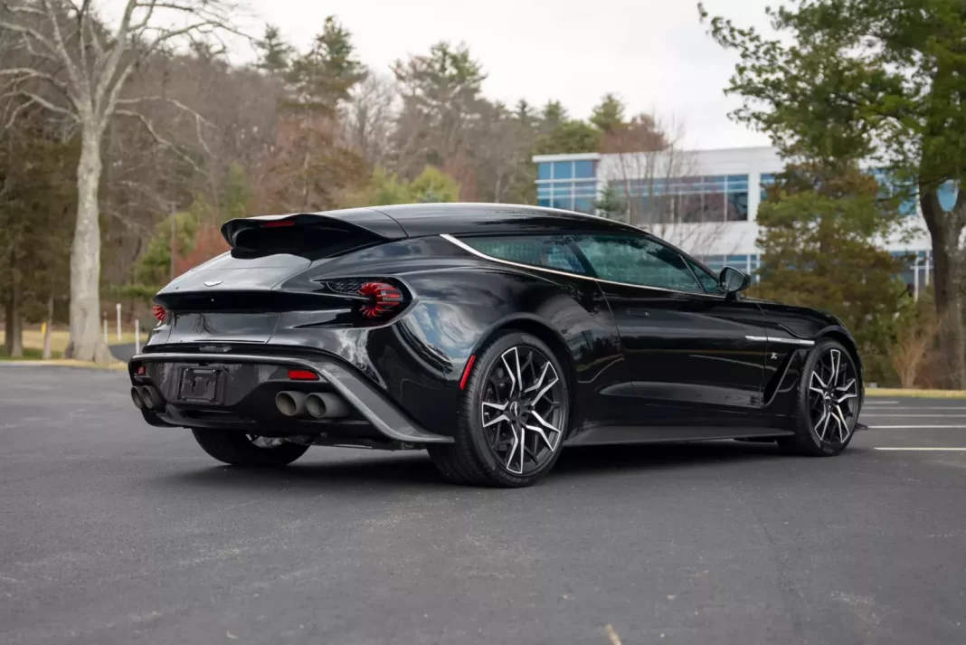 2018 Aston Martin Vanquish Zagato Shooting Brake. BaT. Imagen portada.