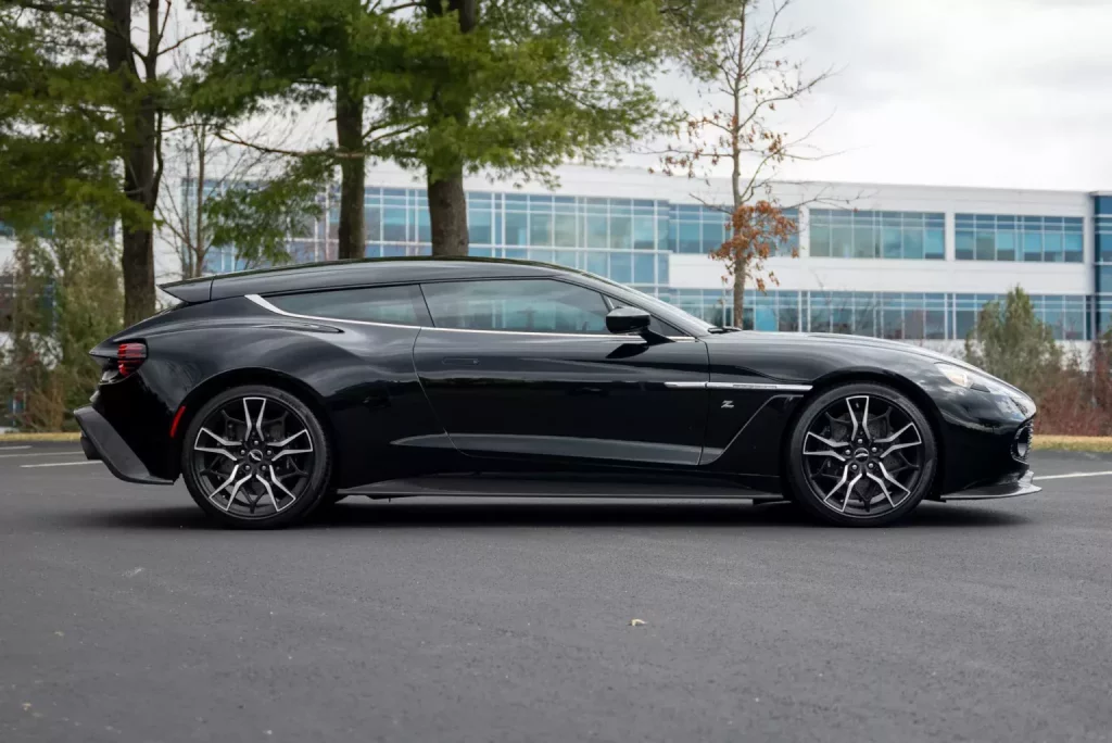 2018 Aston Martin Vanquish Zagato Shooting Brake BaT 6 Motor16