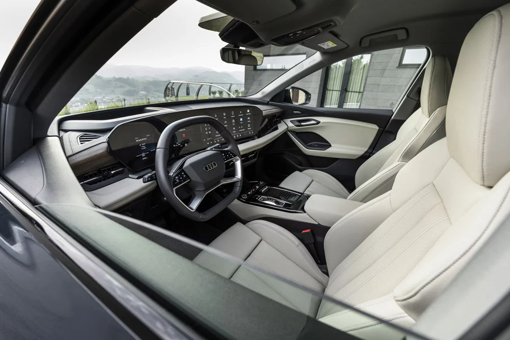 2024 Audi q6 e tron interior 11 Motor16