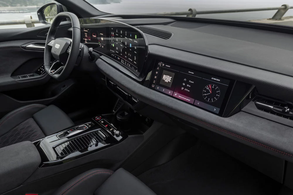 2024 Audi q6 e tron interior 5 Motor16