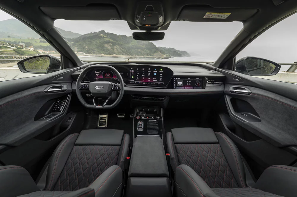 2024 Audi q6 e tron interior 8 Motor16