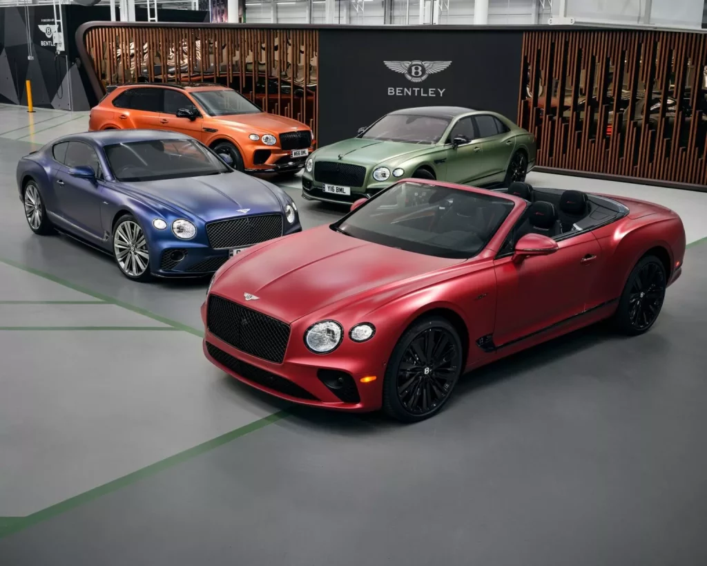 2024 Bentley. Colores satinados. Imagen gama.