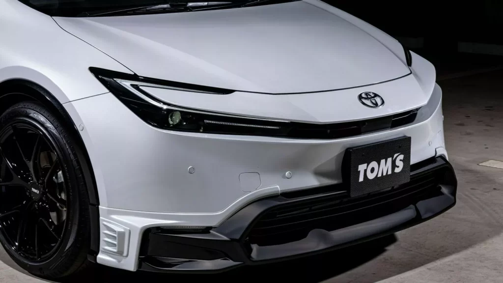 2024 Toyota Prius. Tom's Racing. Imagen detalle.