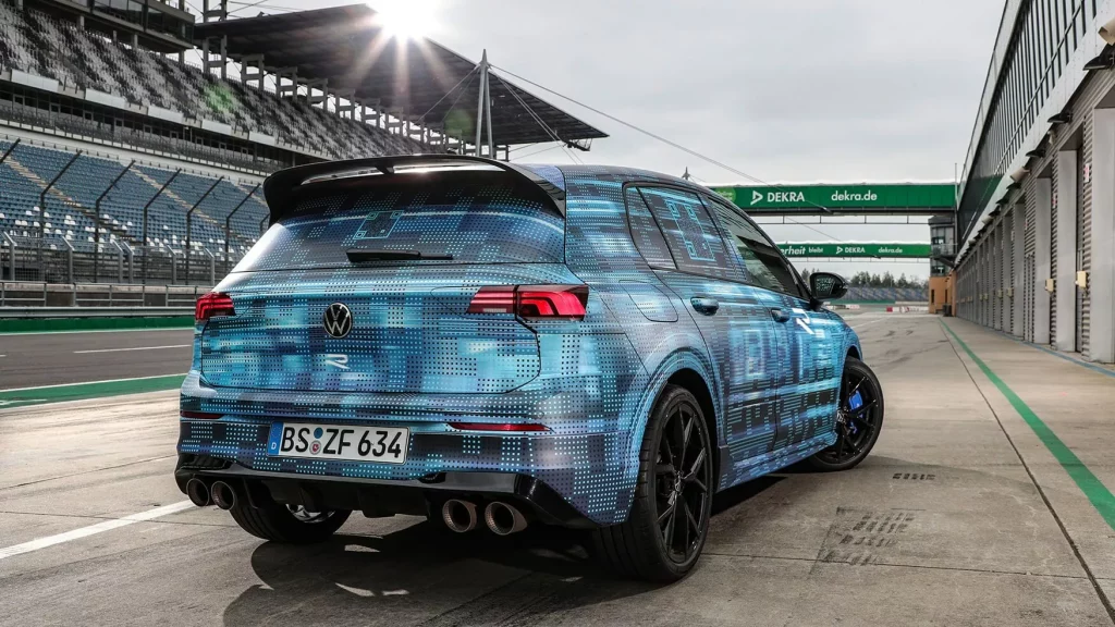 2024 Volkswagen Golf R Teaser 3 Motor16