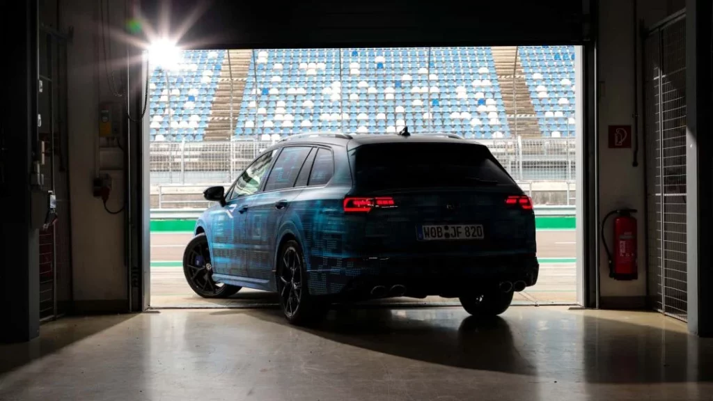 2024 Volkswagen Golf R Teaser Movimientos 17 Motor16