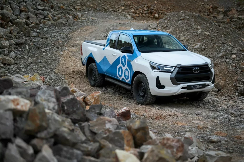 2024 toyota hilux fcev prototype 14 Motor16