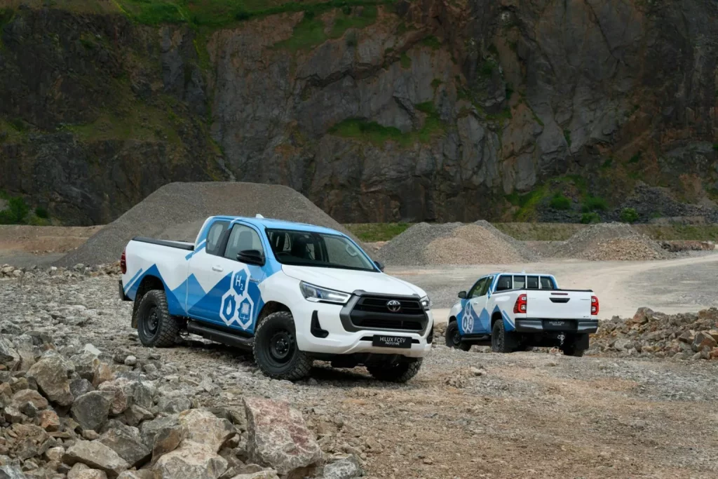 2024 toyota hilux fcev prototype 20 Motor16