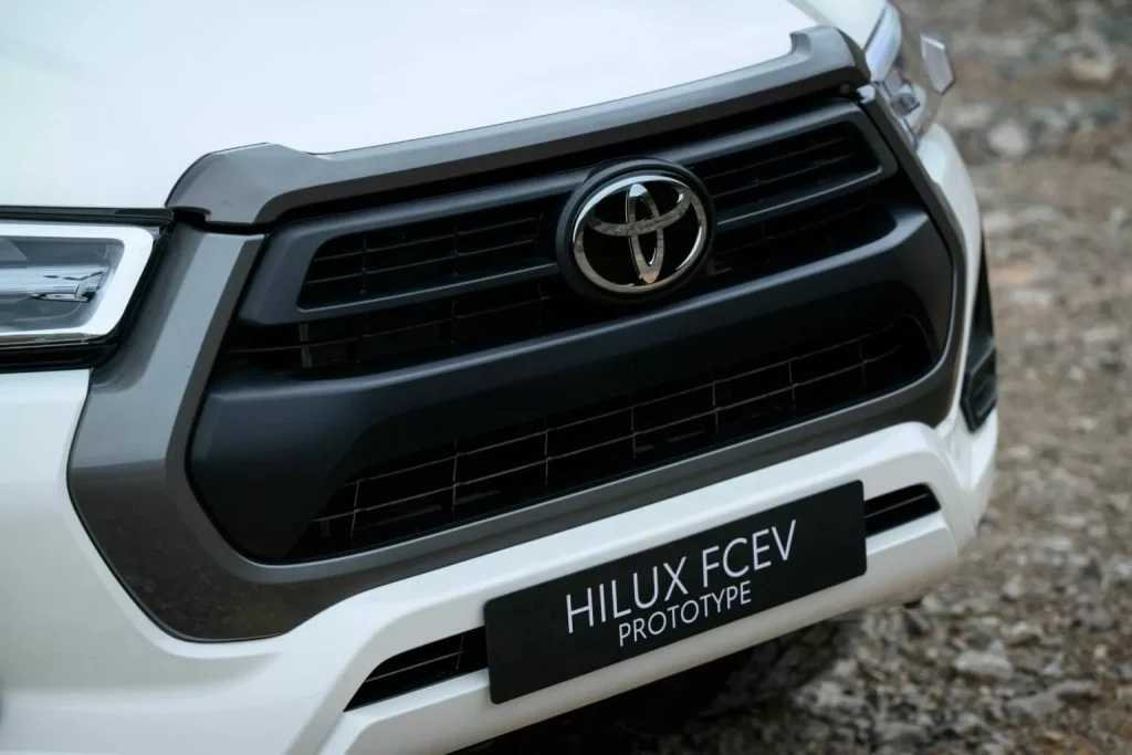 2024 toyota hilux fcev prototype 30 Motor16