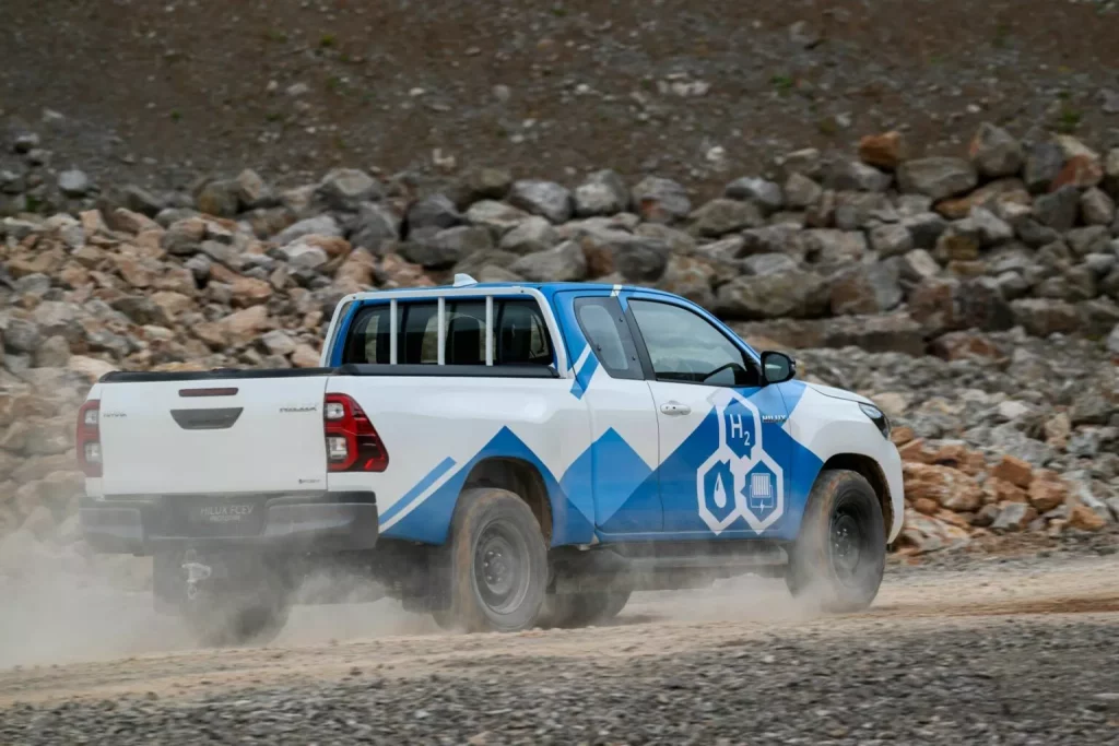 2024 toyota hilux fcev prototype 7 Motor16