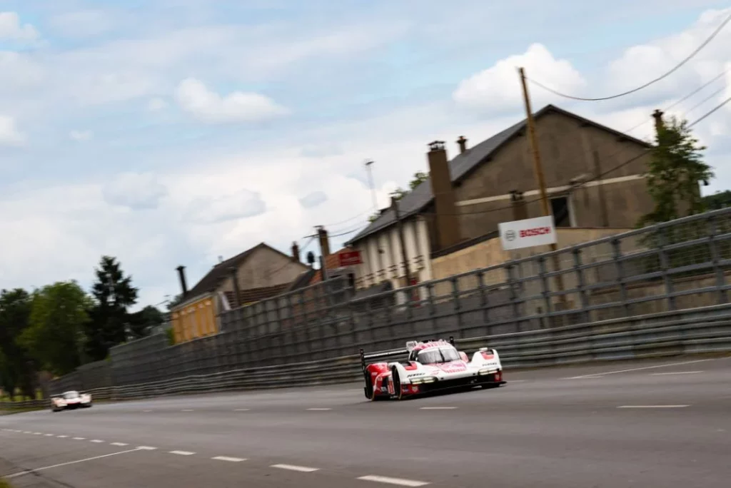 24 HORAS LE MANS PORSCHE 2 Motor16