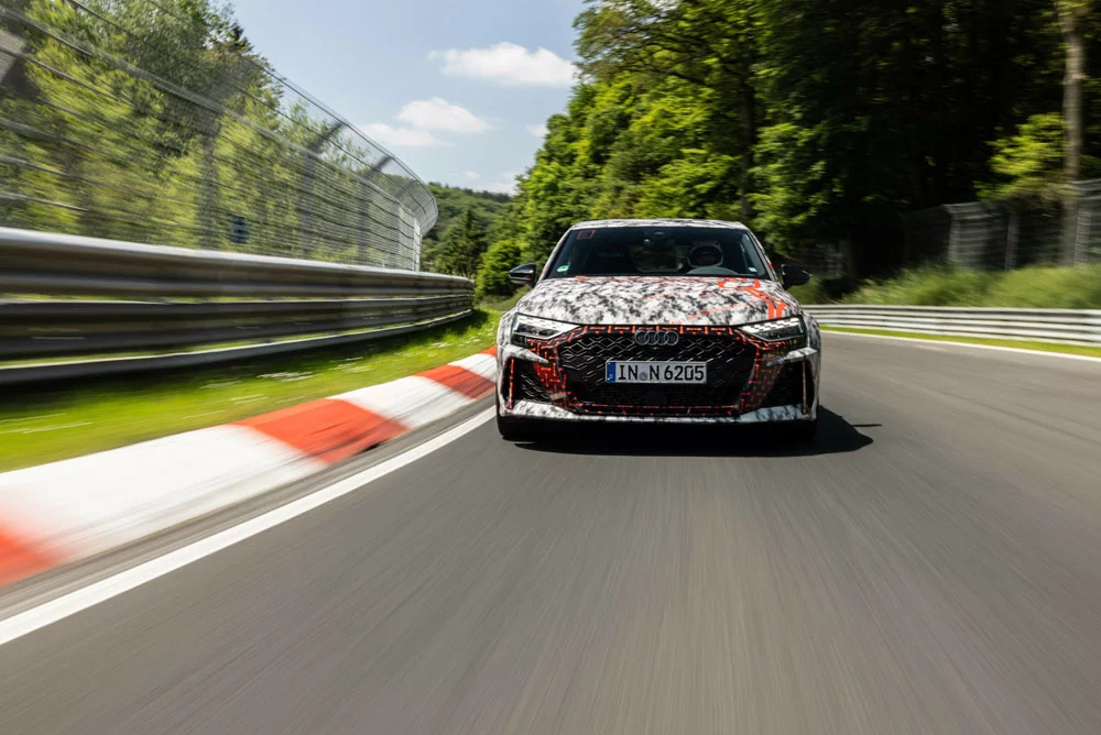 AUDI RS3 SEDAN RECORD 6 Motor16