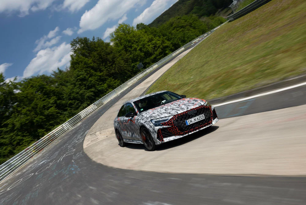 AUDI RS3 SEDAN RECORD 7 Motor16