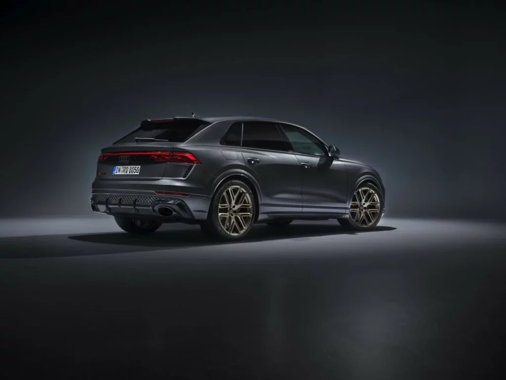 Audi RS Q8 performance 17 Motor16