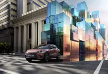El Lexus LBX se convierte en obra de arte digital